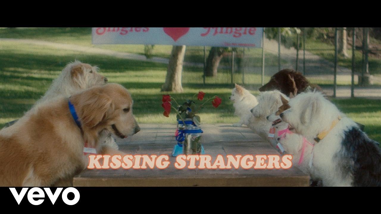 DNCE, Nicki Minaj i całujące się psiaki