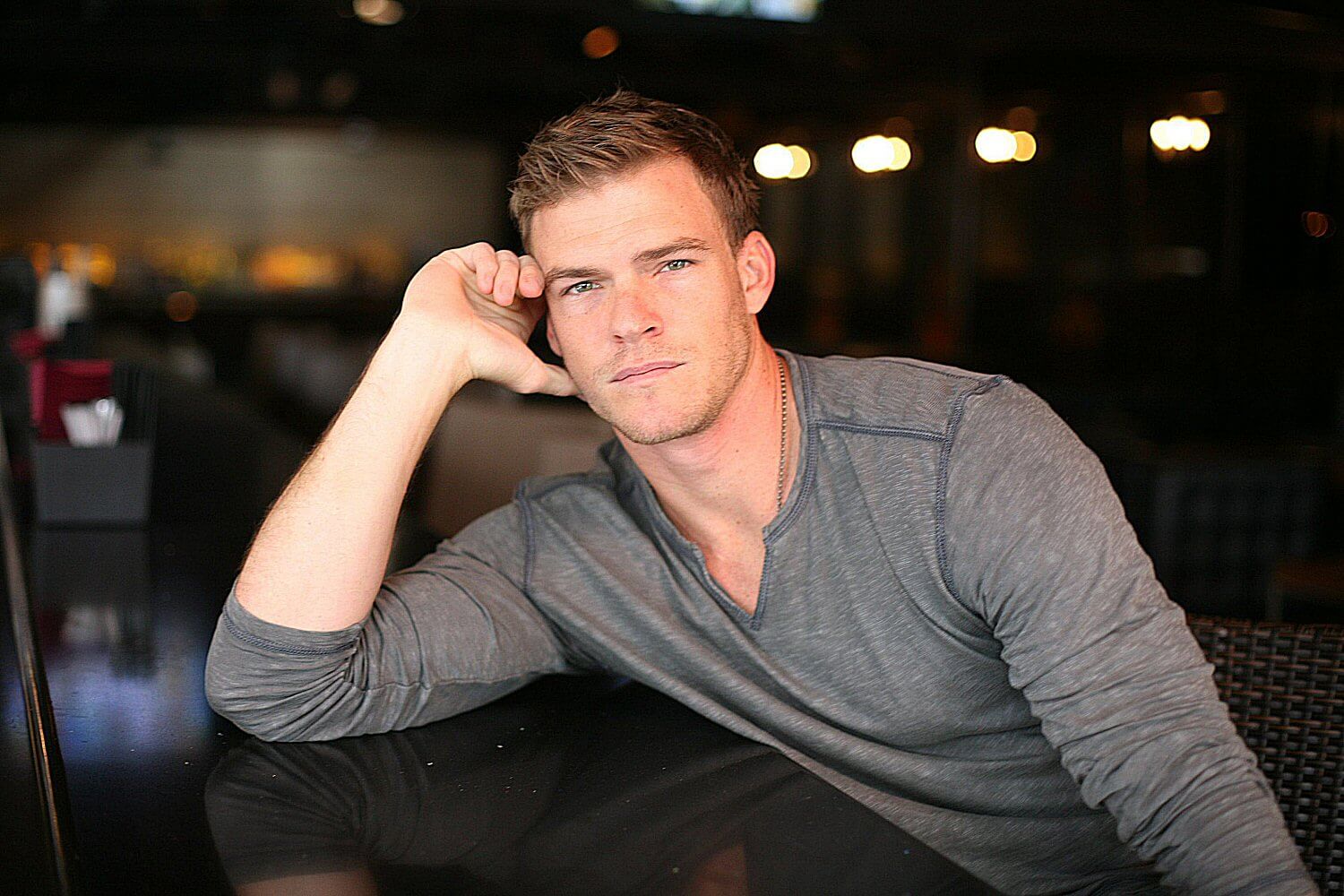 Alan Ritchson physique