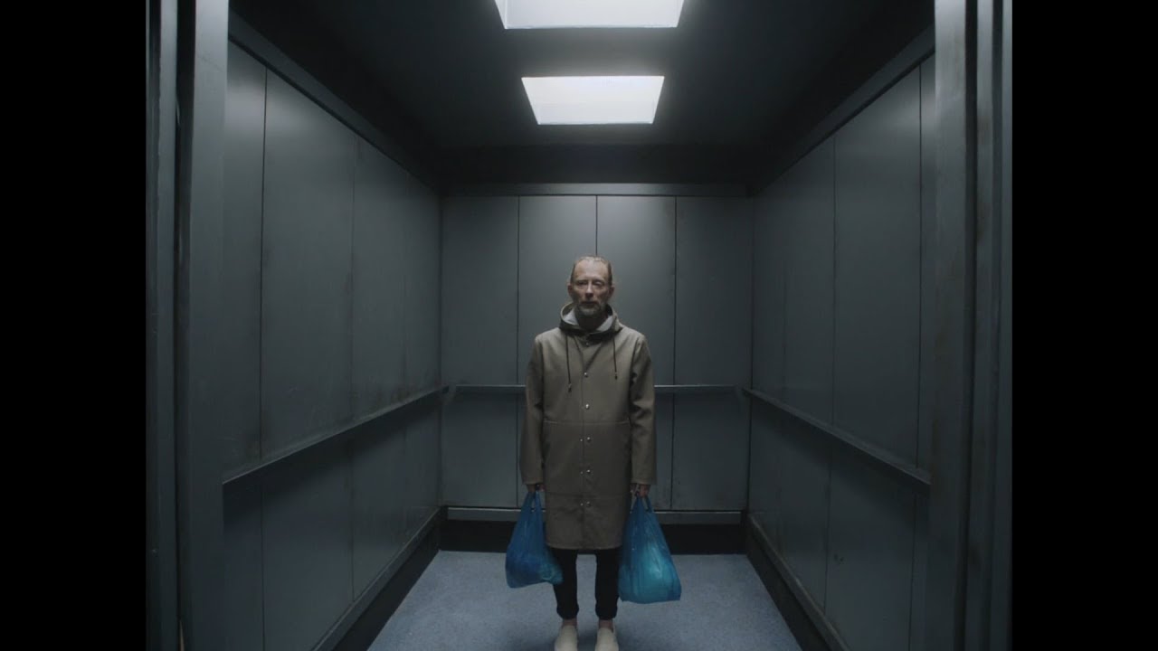 Thom Yorke jeździ windą w nowym teledysku Radiohead