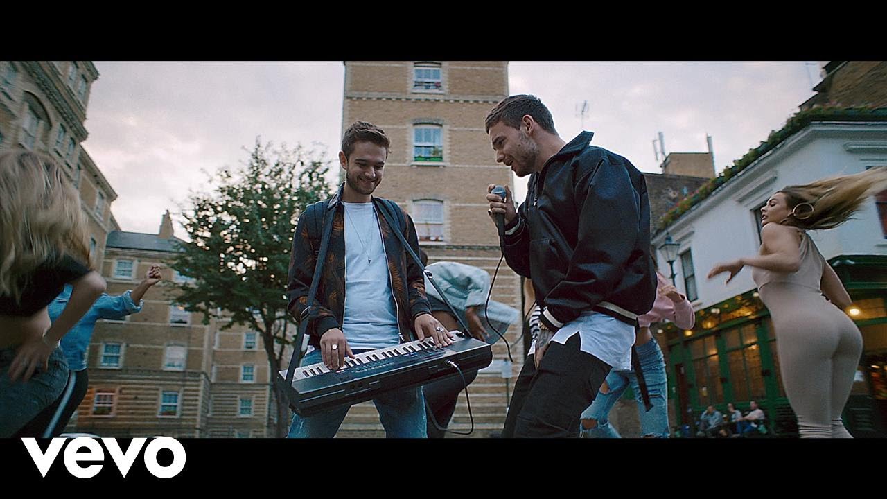Liam Payne i Zedd wspólnie z fanami w Londynie (TELEDYSK)