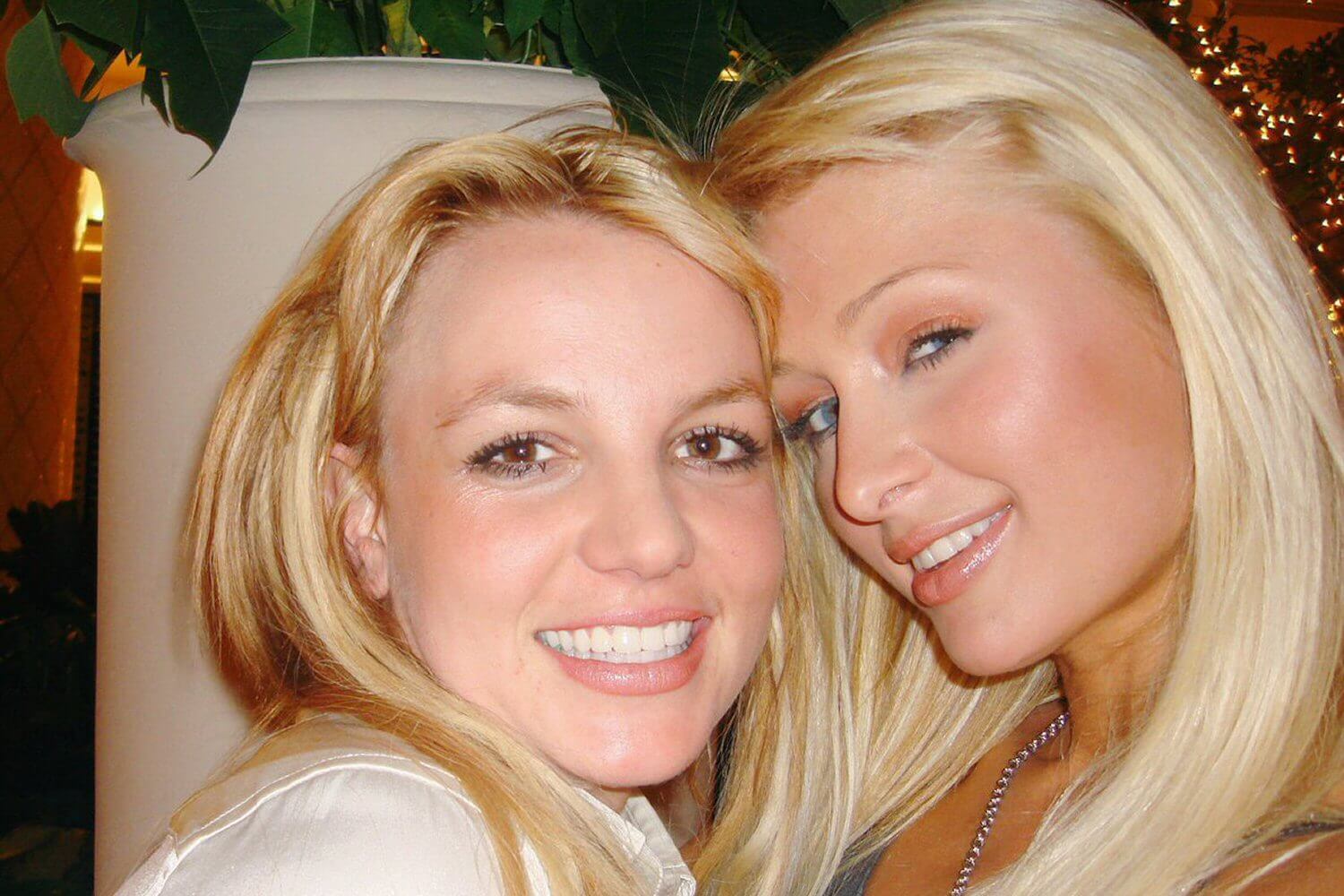 Paris Hilton twierdzi, że wymyśliła selfie 11 lat temu!