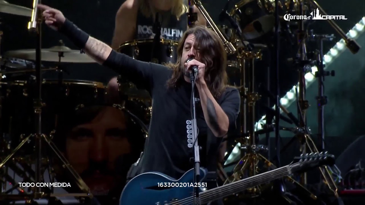 Foo Fighters i Guns N'Roses składają hołd Malcolmowi Youngowi (WIDEO)