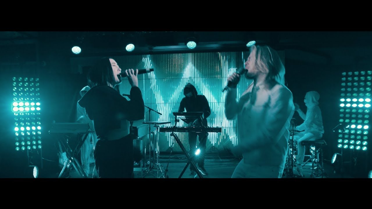 Alan Walker z Noah Cyrus w koncertowej wersji przeboju "All Falls Down"