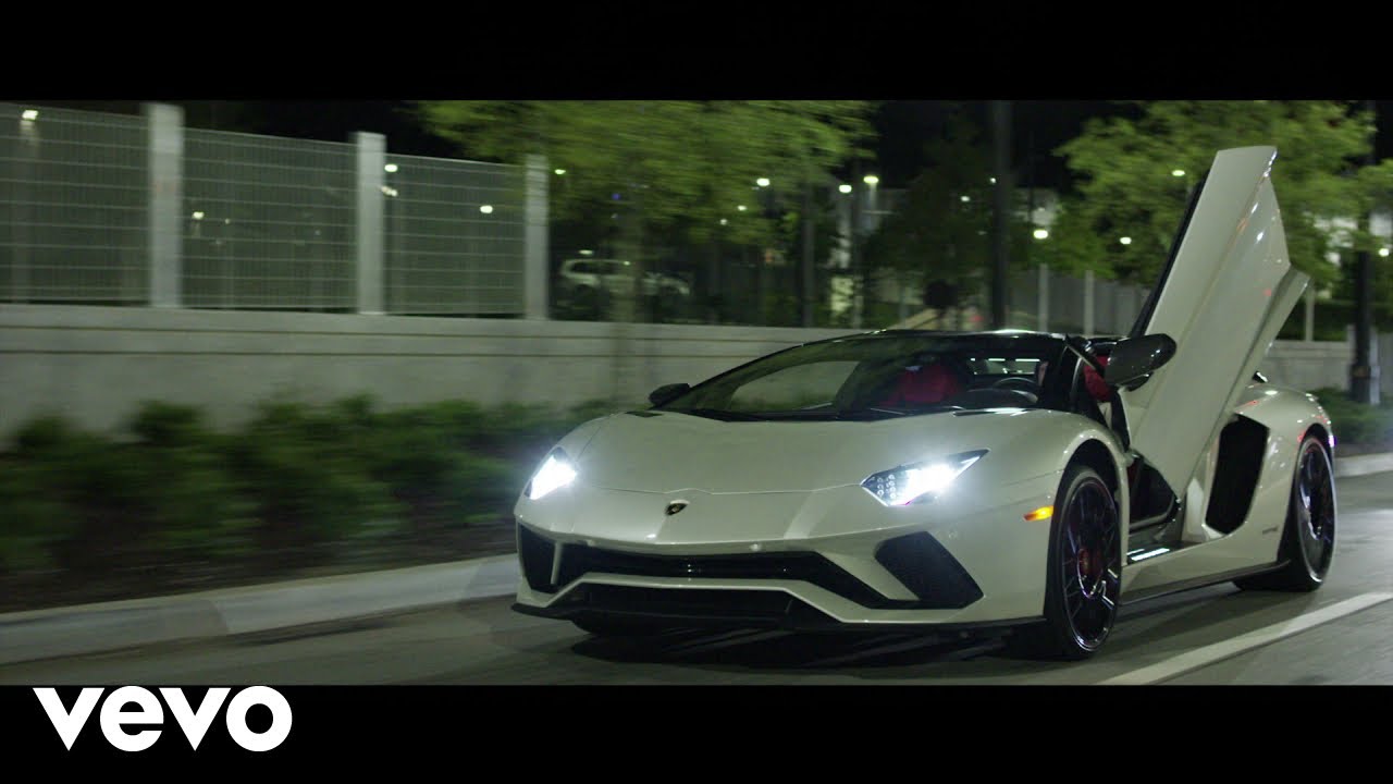Quavo jeździ Lamborghini