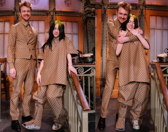Billie Eilish tak kocha brata. PORUSZAJĄCY hołd dla Finneasa! (WIDEO) Billie Eilish tak kocha brata. PORUSZAJĄCY hołd dla Finneasa! (WIDEO)