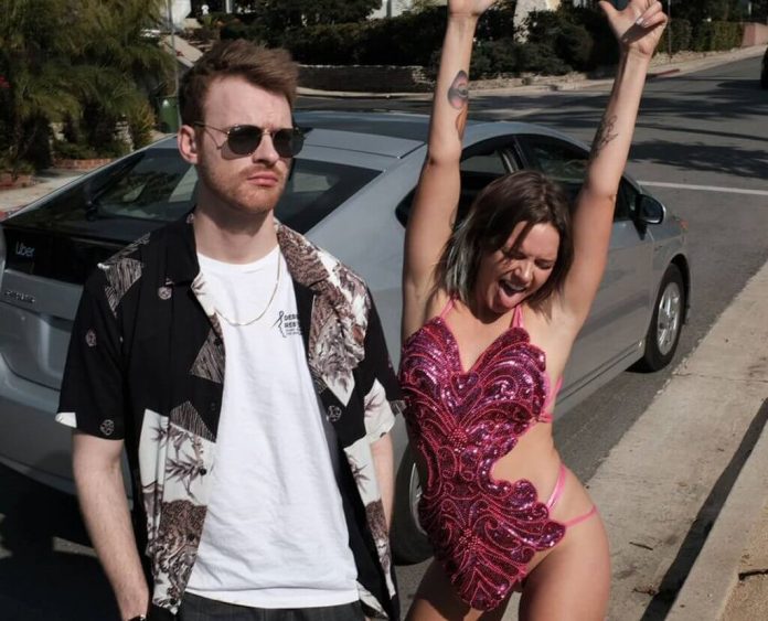 Tove Lo odziana jedynie w bikini tańczy na tylnym siedzeniu (WIDEO) Tove Lo odziana jedynie w bikini tańczy na tylnym siedzeniu (WIDEO)