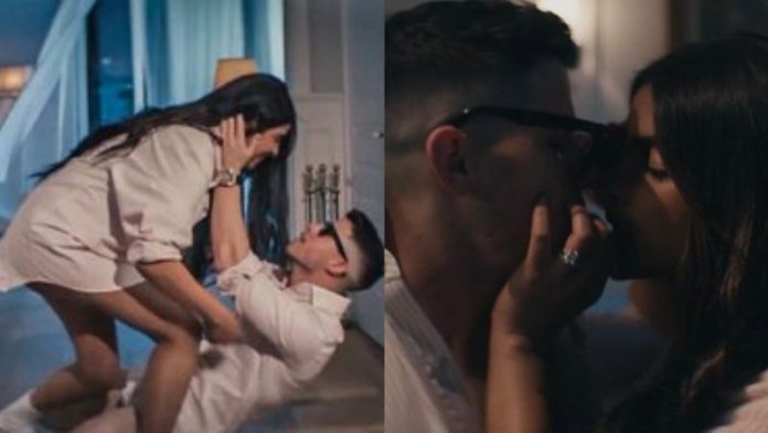 Jonas Brothers: Sophie Turner i Priyanka Chopra wystąpiły w klipie! (WIDEO) Jonas Brothers: Sophie Turner i Priyanka Chopra wystąpiły w klipie! (WIDEO)