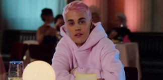 Justin Bieber ma różowe włosy! To wideo hitem Internetu