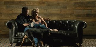 Blake Shelton romantycznie z żoną Gwen Stefani. Zobaczcie to wideo!
