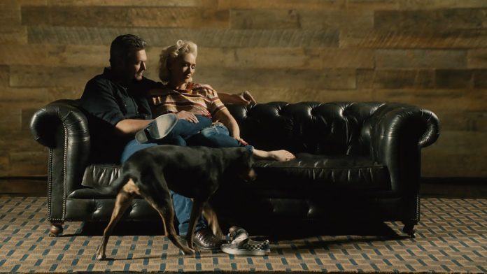 Blake Shelton romantycznie z żoną Gwen Stefani. Zobaczcie to wideo! Blake Shelton romantycznie z żoną Gwen Stefani. Zobaczcie to wideo!