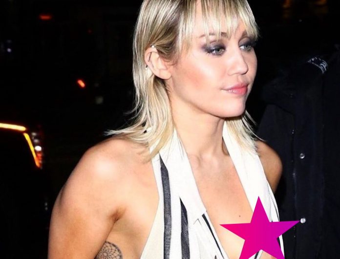 Miley Cyrus zaliczyła WPADKĘ! Pokazała za dużo? (ZDJĘCIA) Miley Cyrus zaliczyła WPADKĘ! Pokazała za dużo? (ZDJĘCIA)