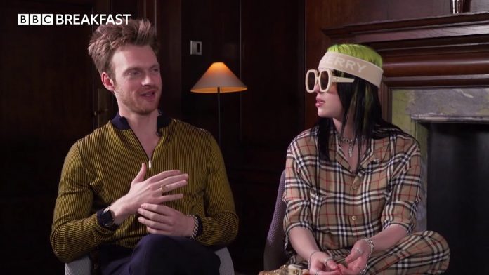 Billie Eilish została zapytana, czy Daniel Craig zaakceptował jej piosenkę