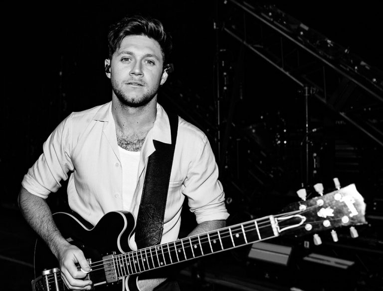 Niall Horan zabiera w ekscytującą podróż pod hasłem „Heartbreak Weather”