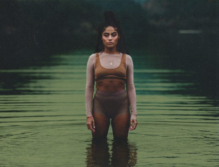 Jessie Reyez z singlem „Ankles” i remiksem „Love in the Dark”