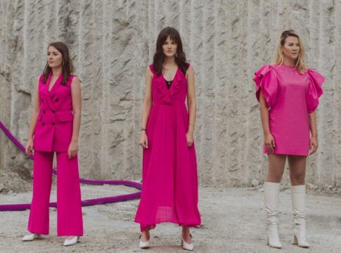 Stworzyły tekst z hejterskich komentarzy i wzięły udział w performansie - Frele 