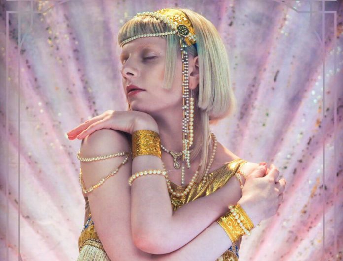 Aurora otwiera serce w nowym singlu „Exist For Love”
