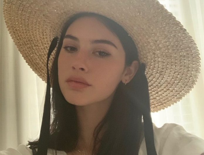 Gracie Abrams o złamanym sercu w „I miss you, I’m sorry”