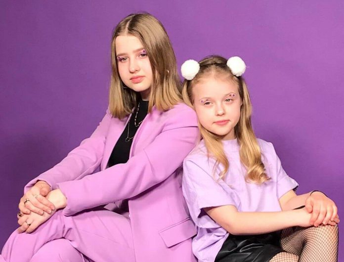 The Voice Kids: Ala i Ola Tracz debiutują singlem „Przed nami cały świat”!