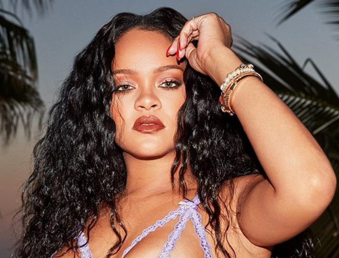 Rihanna w lawendowej