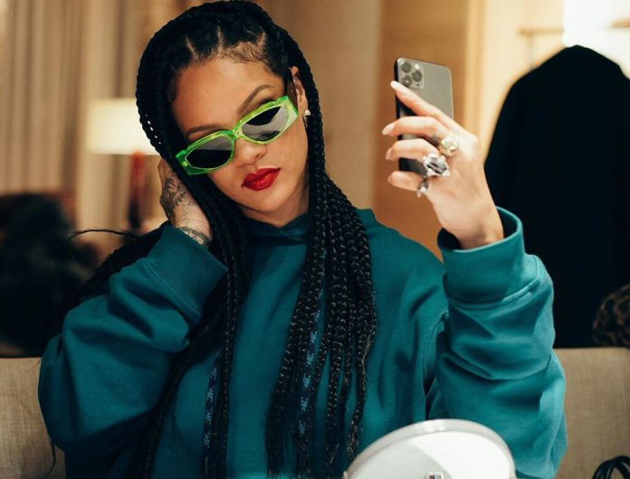 Rihanna paraduje