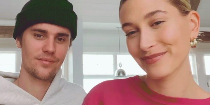 Justin Bieber wyjawił prawdę o trądziku! Hailey Bieber ma “cudowny” sposób…