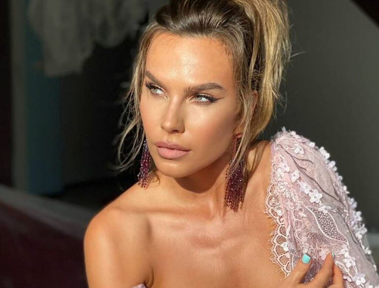 Rumuńska gwiazda disco polo w PRZEŚWITUJĄCEJ sukience. Szczęki Wam opadną!