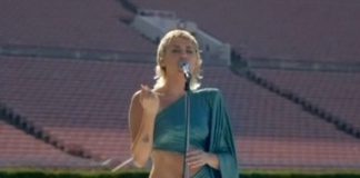 Miley Cyrus zaśpiewała na pustym stadionie! (WIDEO)
