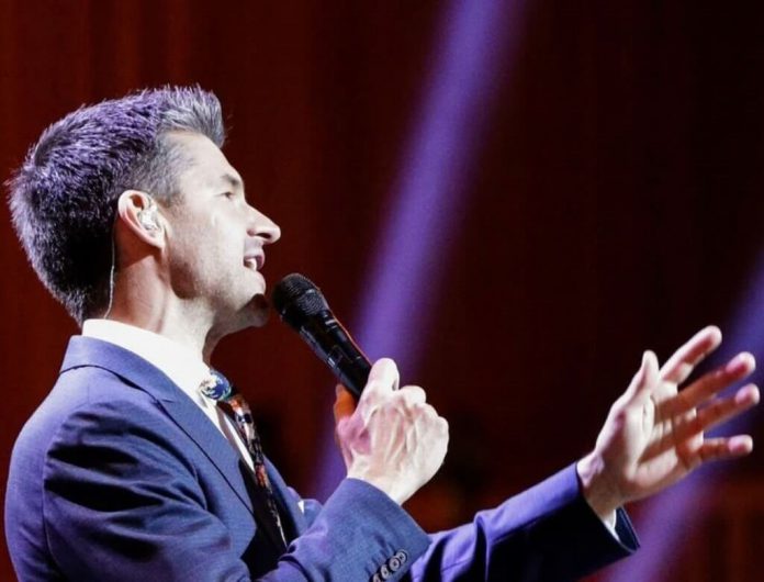 Matt Dusk powraca z wakacyjnym singlem „Summer Wind”