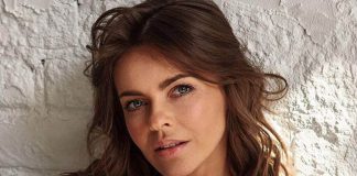 Edyta Herbuś w wakacyjnym