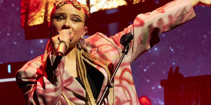 Natalia Nykiel zagrała po raz pierwszy materiał z „Origo” na żywo