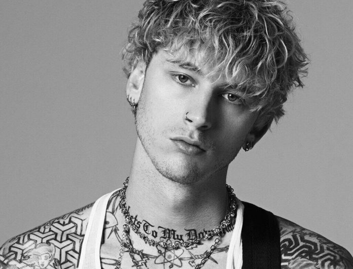 Machine Gun Kelly śpiewa o przyjaciółce swojej eks