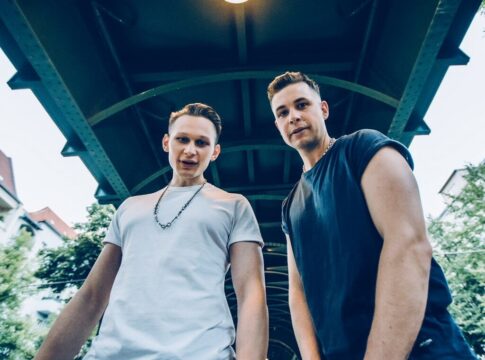 Nowa wersja „Lovefool” bije rekordy popularności