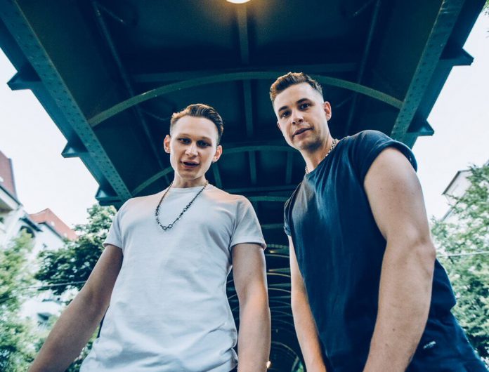 Nowa wersja „Lovefool” bije rekordy popularności