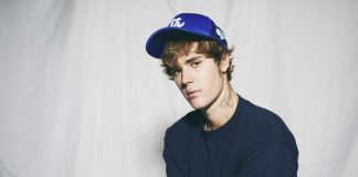 Justin Bieber zaprasza za kulisy wyjątkowego klipu