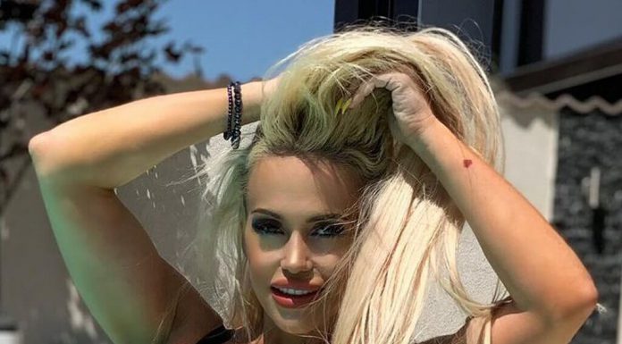 Rumuńska wokalistka „disco polo”, Anda Adam zaprezentowała swoje wdzięki!
