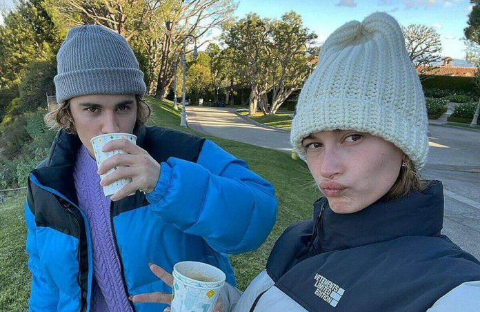 Justin Bieber razem ze swoją żoną Hailey Bieber