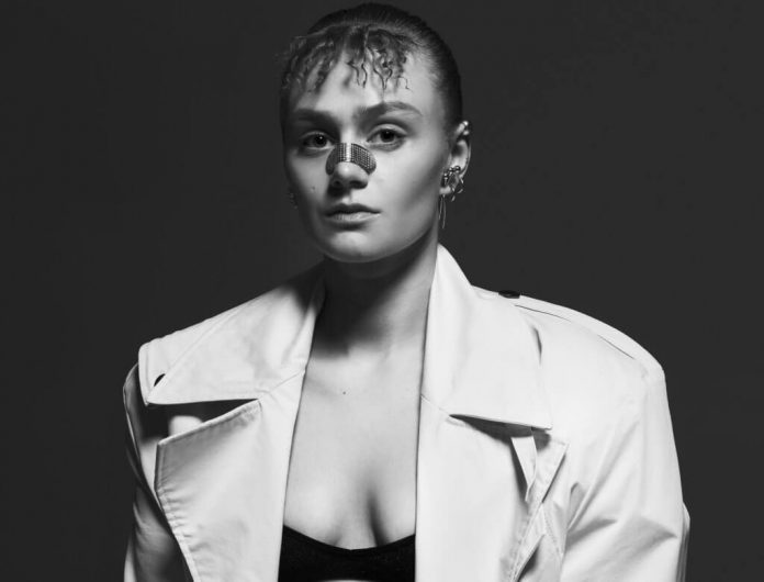 Rosalie. pokazała nowy klip. Nakręciła go smartfonem! Zobacz „Chodź, chodź, chodź”