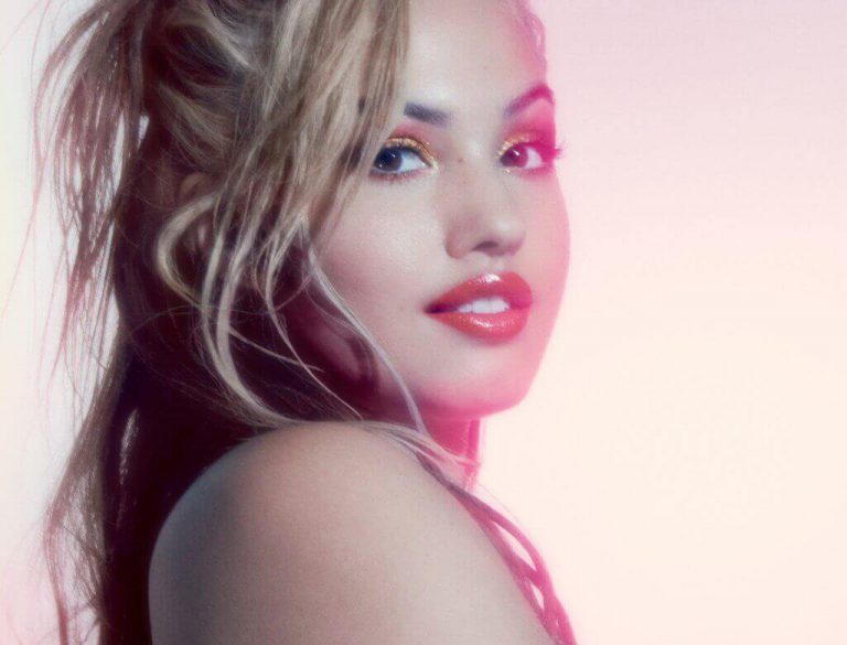 Mabel jak Doja Cat i Khaleesi łączą siły. Zobacz klip „Let Them Know”