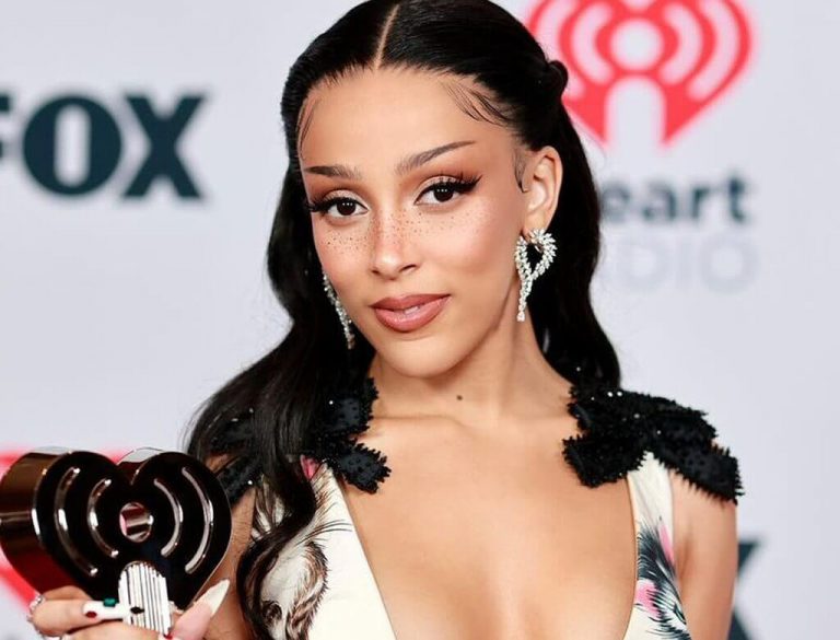 Doja Cat z pewnością przyciągnęła uwagę fanów