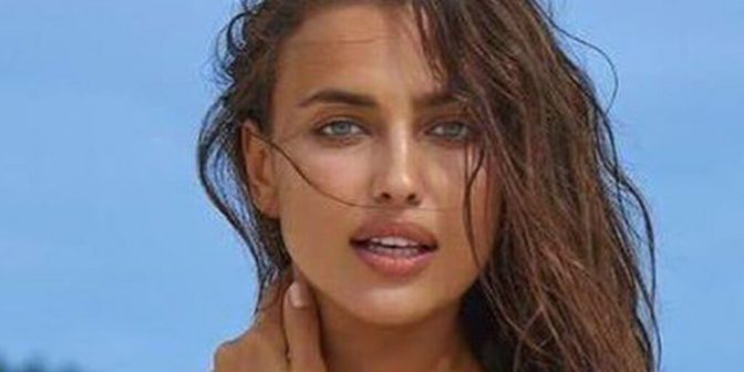 Prześliczna Irina Shayk pozuje TOPLESS! Na sobie ma tylko szpilki i figi od bikini