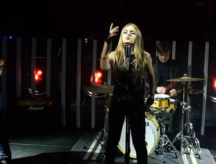 Gabi Katzer przegrała z Viki Gabor ale teraz stawia na Pop-rocka w singlu 
