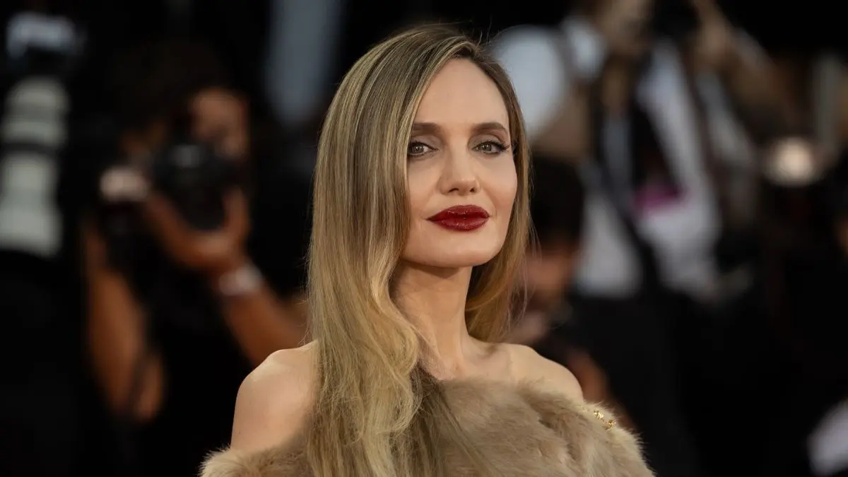 Angelina Jolie zaskoczyła fanów na planie. Wygląda jak zupełnie inna osoba!