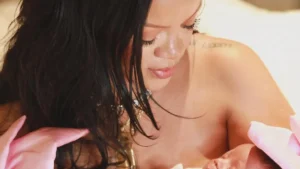 Rihanna urodziła! Trzecie dziecko gwiazdy to dziewczynka.