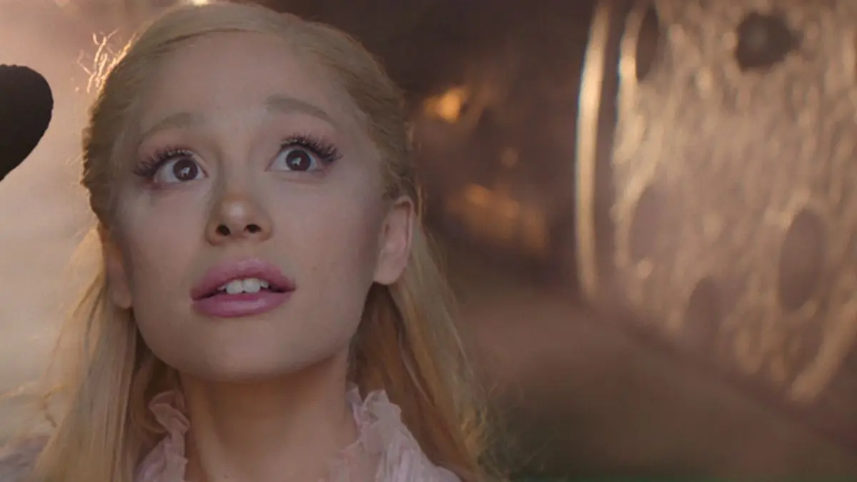 Ariana Grande już nie jest blondynką! Powrót do korzeni z wielkim przesłaniem?