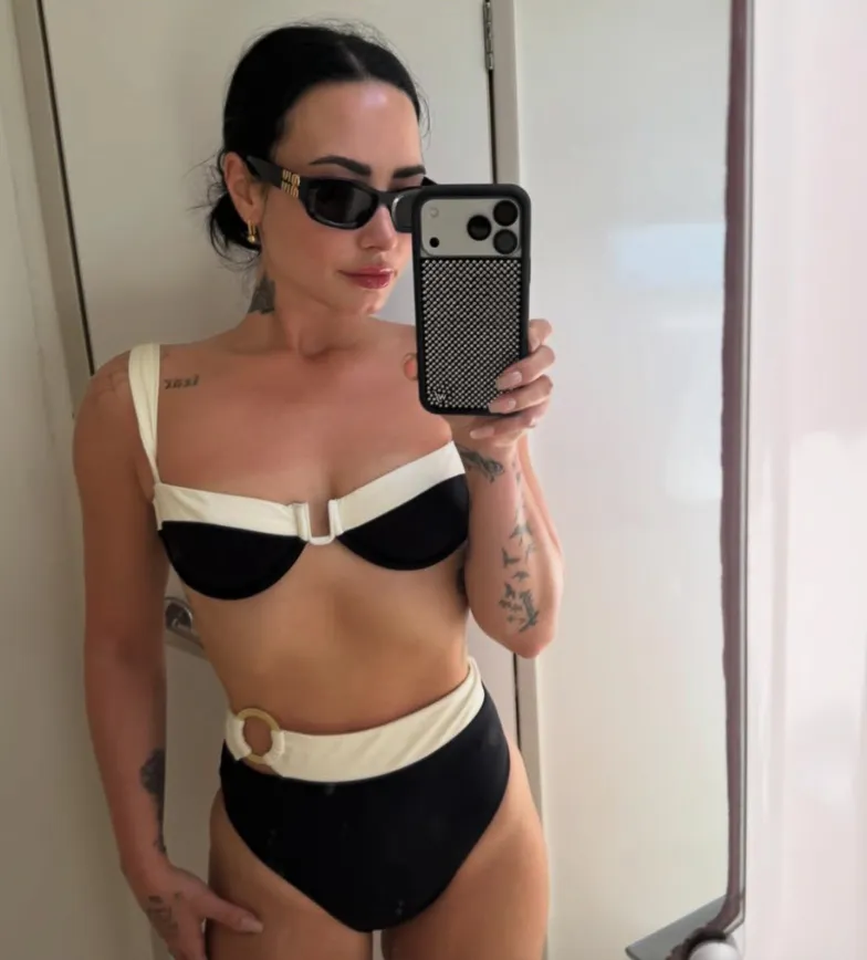 Wakacyjne zdjęcia w bikini robią furorę