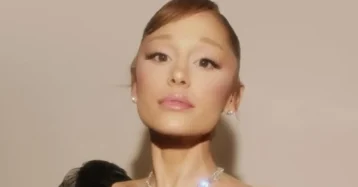 Takiej Ariany Grande jeszcze nie widzieliśmy! Zjawiskowa suknia sprzed 73 lat przyćmiła wszystkich na premierze!