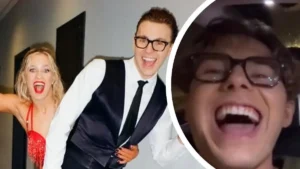 Mikołaj Bagiński Bagi z Kryształową Kulą w objęciach śpiewał w samochodzie