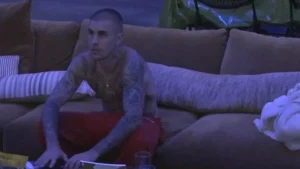 Justin Bieber szokuje fanów