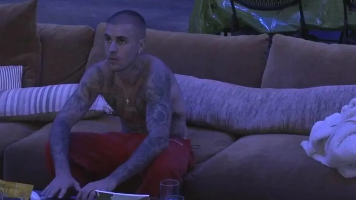 Justin Bieber szokuje fanów