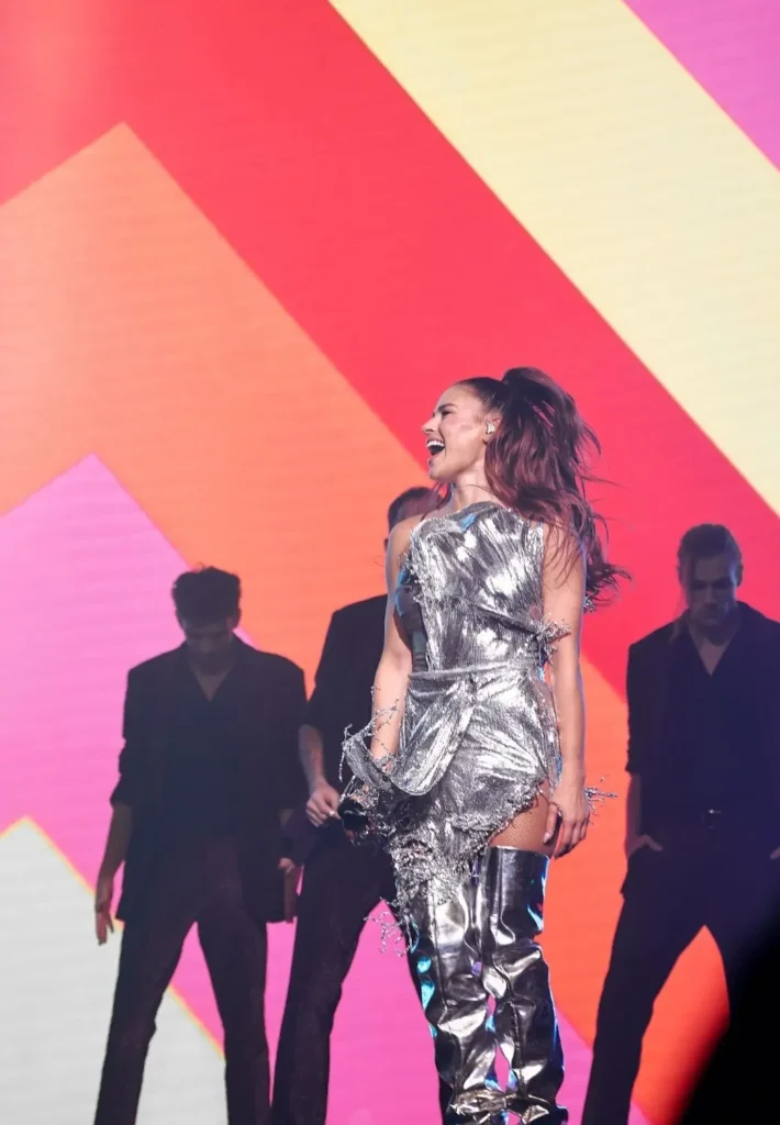 Natasza świętuje 30 lat kariery